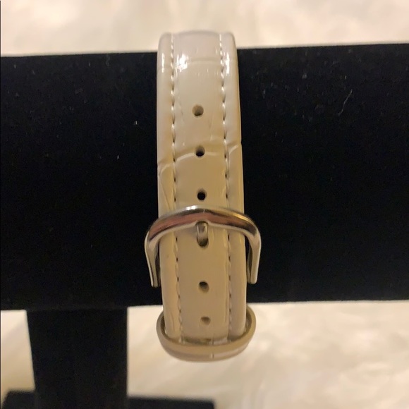 Watch with colorful numerals with white strap - Picture 3 of 4